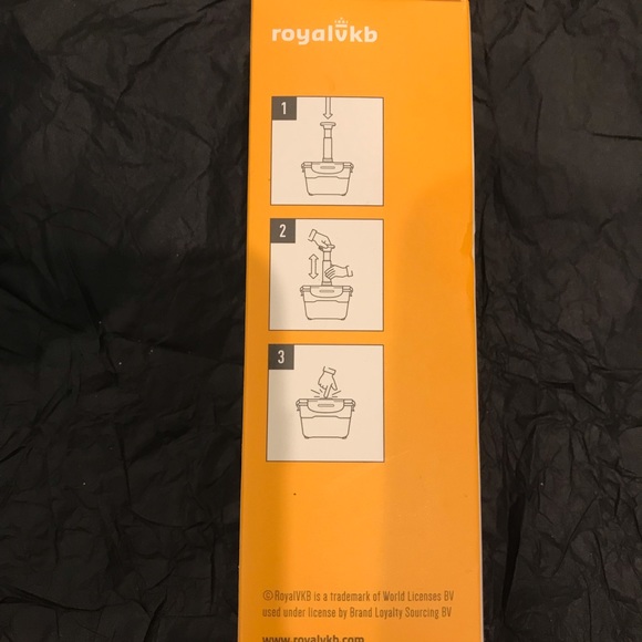 Vacuum sealed food container - Picture 5 of 9